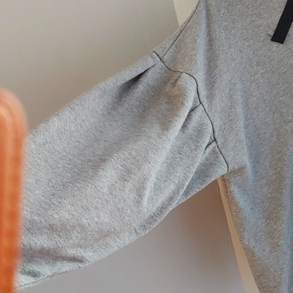 Women's sweater size medium - Picture 3 of 4